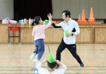 대전동문초등학교, 유남규 탁구감독 초청 교육 실시