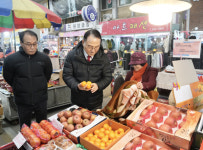 박상돈 천안시장, 설명절 맞이 전통시장 방문