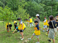 [포토]국립춘천숲체원, 아동센터와 함께 푸른 숲 지키기 봉사 활동