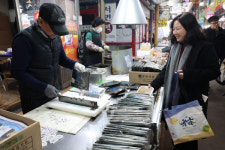 세종교육청, 세종전통시장서 전통시장 장보기 행사