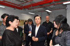 김태흠 지사, 세계 최고 수직 스마트팜 시찰