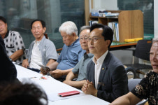 마을회관 1박 약속 지킨 윤용근... 주민 곁으로