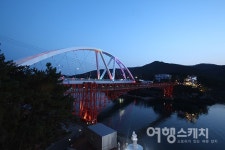 바다 위를 걷는 짜릿함, 창원 저도 스카이워크와 비치로드