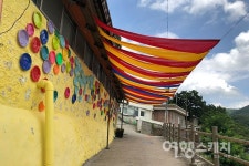 동화책이 펼쳐진 골목골목을 걷는 재미… 전주 자만벽화마을 여행