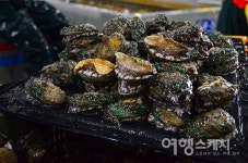 완도굴렁쇠전복나라 | [미식 여행] 완도 바다를 고스란히 품은 전복의 맛