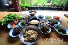 [남도 맛 기행⑦] 빛고을의 정신을 읽고 역사를 맛보다, 광주 무등산 보리밥 거리
