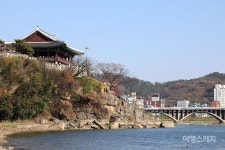 [여행 레시피] 강낭콩 꽃보다도 더 푸른 진주의 겨울