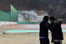 [체험여행] 역사 담긴 산성길 걷고 탕! 탕! 사격 체험과 신나는 테마파크까지…이번 주말, 문경 어때요?