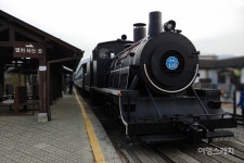 [열린관광지③] 휠체어·유모차 바퀴, 철로와 침목 사이로 빠지기 일수, 섬진강기차마을