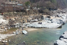 [청정지역 시골 여행 Ⅱ ①] 지리산 트레킹, 냉이와 음이온으로 활기 되찾는 남원 선돌촌마을