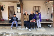 [청정지역 시골 여행 Ⅱ ①] 지리산 트레킹, 냉이와 음이온으로 활기 되찾는 남원 선돌촌마을