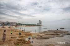 87개 모든 객실에서 송지호 해변 일출 감상... 르네블루 by 워커힐, 지난 12일 그랜드 오픈