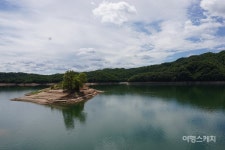 [청정지역 강원 트레킹 ③] 횡성호수길 5구간, 가족길 푸른 하늘과 물을 보며 진정한 쉼을 찾는 길