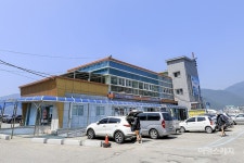 [섬에서 하룻밤 ①] 마을과 마을, 그 사이 바다 품은 해품길, 통영 매물도