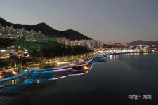 [겨울 야경을 만나다 ② 여수] 따뜻한 남쪽의 비대면 여행지 소호 동동다리 야경과  아랫꽃섬 하화도