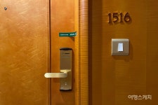 젊은 감성 뿜뿜 석촌 호수와 송리단길 그리고 호캉스