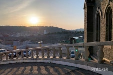 [인문학 여행] 성과 속의 조화로운 공존, 수원 지동