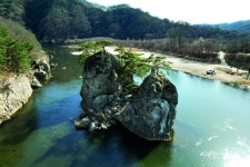 [걷고 싶은 길] 용담호에서 금강으로 흐르는 물줄기 여행, 진안 용담댐 감동벼룻길