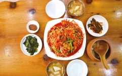 [소문난 먹거리촌 ④]외모는 못났어도 맛과 영양은 으뜸 창원마산 오동동 아구찜 거리