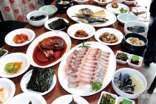 [수산물 따라가는 맛있는 전남여행 ⑩]혀만 굴려도 살살 녹는 등푸른 생선 해남 삼치