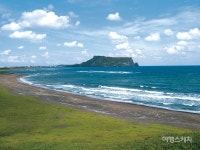 [해안누리길 여행] 오래된 이야기를 품은 이국적인 바닷길, 제주 서귀포시 환해장성로