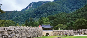 [이달의 테마여행 ②] 영남 지역을 다른 마을과 이어주던 옛길, 문경새재와 하늘재