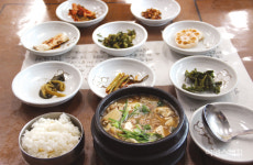 [시장 순례] 지역주민보다 관광객이 더 많이 찾는다는 가평잣고을오일장