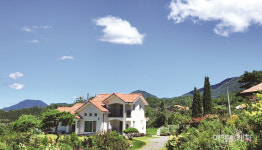 [전국카페투어] 무주, 고성, 구례에서 만난 정원이 있는 카페