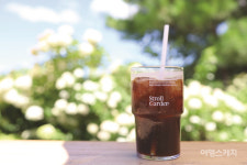 [전국카페투어] 무주, 고성, 구례에서 만난 정원이 있는 카페