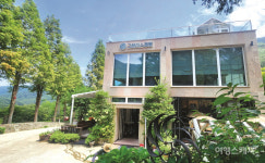 [전국카페투어] 무주, 고성, 구례에서 만난 정원이 있는 카페