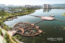 [소도시 여행] "한 가지 소원은 반드시 들어준다네." 갓바위에 살며시 기대보는 경산 여행
