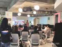 [고향여행자의 소(所)는 누가 키우나 ⑱] 영감을 얻는 속초 여행의 시작점, 소호259