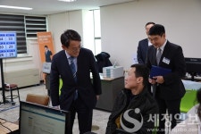 이준오 중부국세청장 취임 후 첫 행보…수원세무서 부가가치세 신고현장 방문