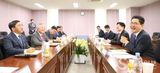 김창기 국세청장, 시화국가산업단지에서 부품･소재산업 수출 중소기업과 간담회