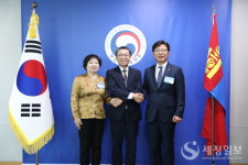 몽골세무사들이 부산국세청과 동래세무서를 찾았다…부산청, K-전자세정 자세히 소개