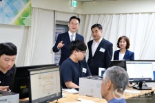 오호선 중부국세청장, 취임 후 첫 행보 수원세무서 부가가치세 신고현장 방문