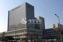 [공판] 류혁 전 새마을금고 신용공제 대표 공판 개시…의견진술 다음 공판에서