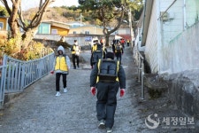 부산국세청, 올해도 사랑의 연탄나눔 행사…14년째 이어온 선행