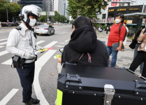 코로나 배달 특수, 오토바이 불법 행위 활개