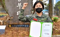 제주 해병대 제9여단 박리나 소령(진) 모발 기부