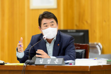양돈장 폐기물 불법 매립 강력 질타