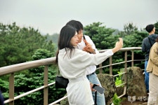 안개 가득한 제주 동화마을에서 추억 만들기