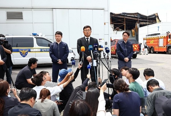 화성 아리셀 공장 화재로 인한 31명 사망 사고, 아리셀 대표와 아들 소환 조사 중
