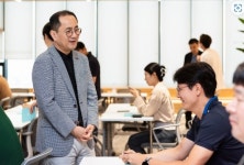 PEF 최대주주 변경 SK렌터카, 신용등급 하향... CEO, CFO도 교체