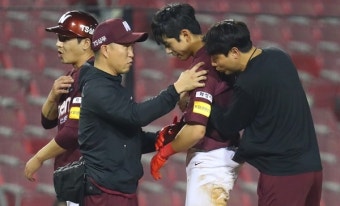 넥센 이정후, 왼쪽 어깨 관절 와순 파열...전반기 사실상 OUT