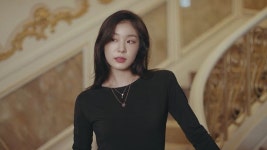 파티퀸 변신 김연아, 기품+모던 돋보이는 주얼리 공개