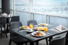 미세먼지 걱정말고 호캉스 떠나자! 신선로부터 웰빙푸드까지