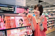 여름 정석 과즙美...랄라블라 과일 뷰티템 매출 62% 상승