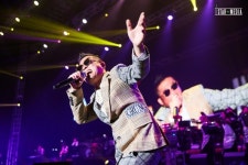 김건모, '25주년 전국투어 콘서트' 50개 도시 20만 관객 동원