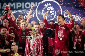 리버풀, 30년만에 1부리그 우승 트로피 획득...EPL 첫 정복
